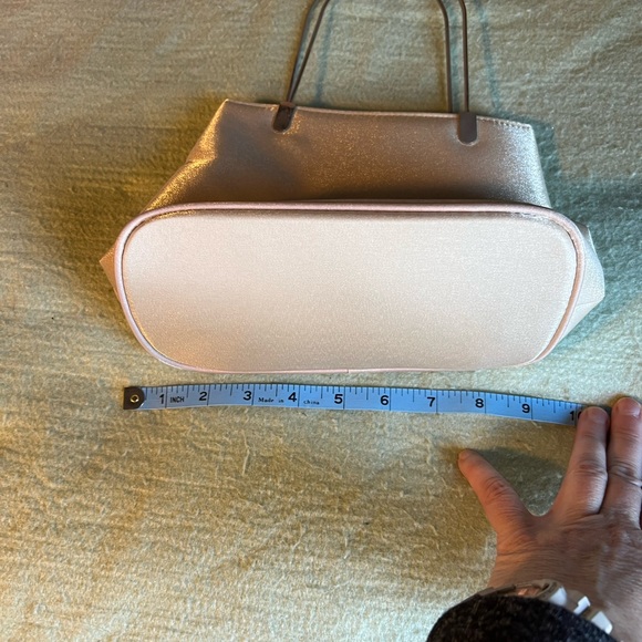Soft champagne colored cocktail handbag with metal hardware - Picture 4 of 12